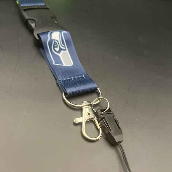 Seattle Seahawks Lanyard - Picture 2 of 3
